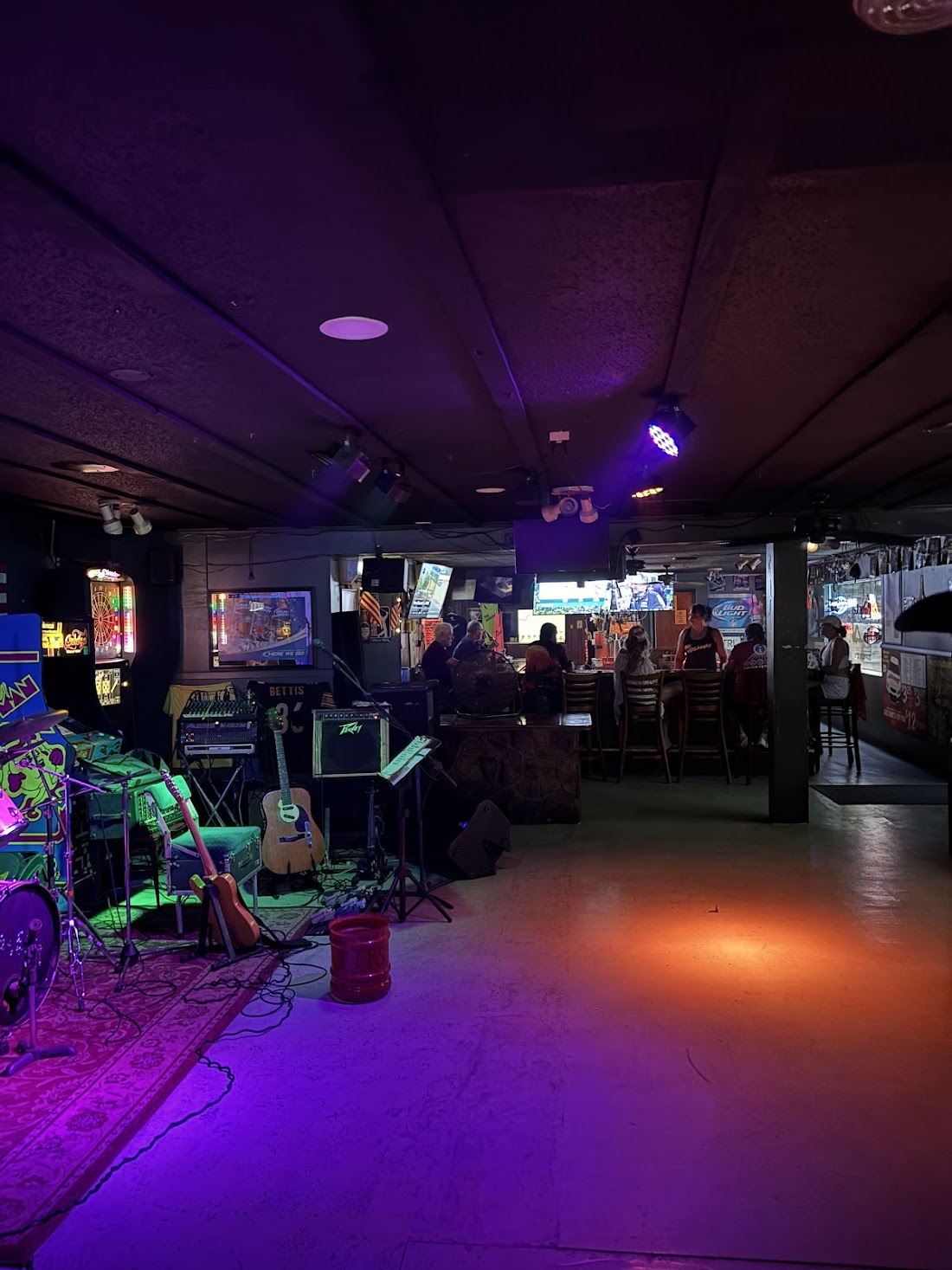 Hernando Hideaway Sports Bar